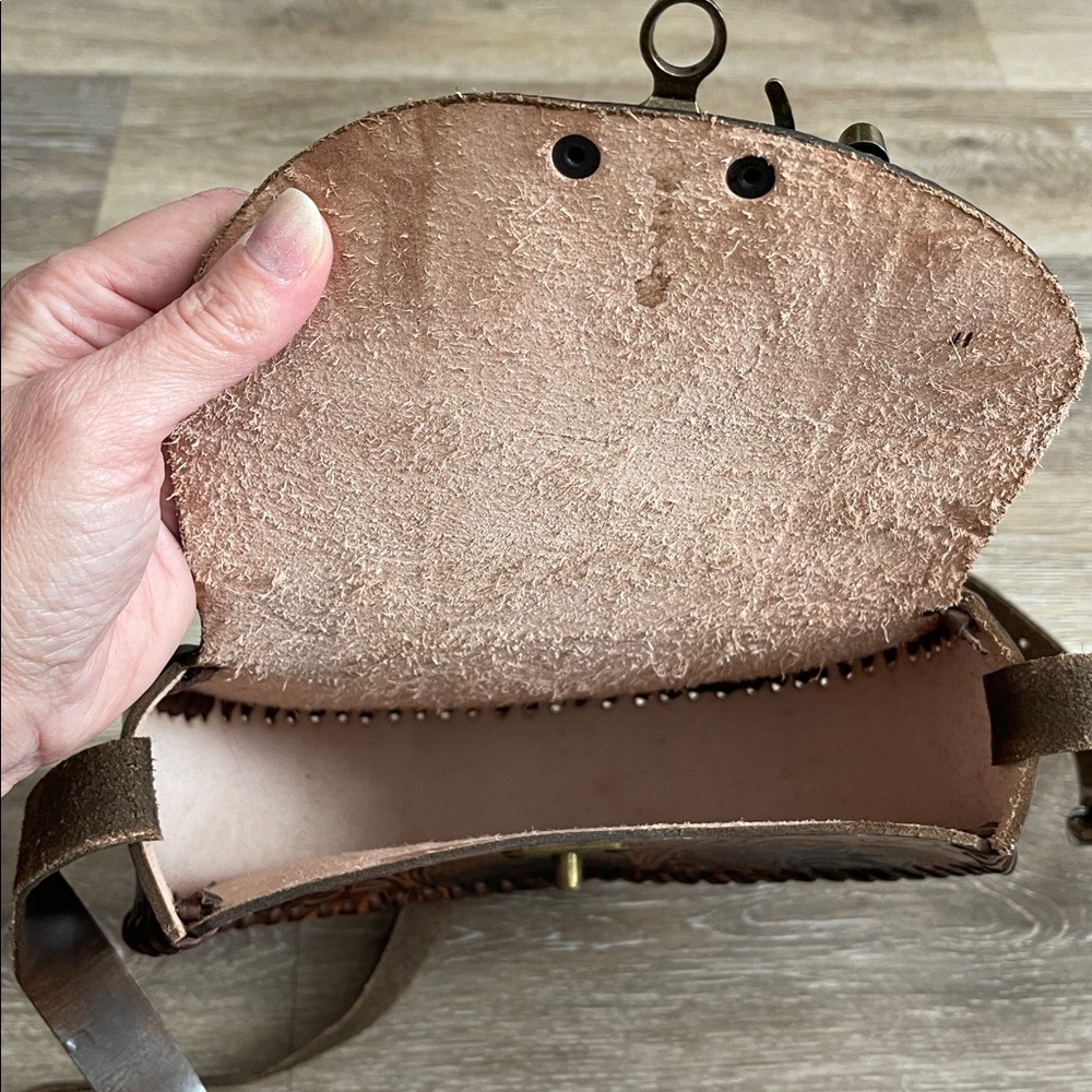 Brown boho western tooled floral leather crossbody bag made in Mexico - Picture 8 of 12